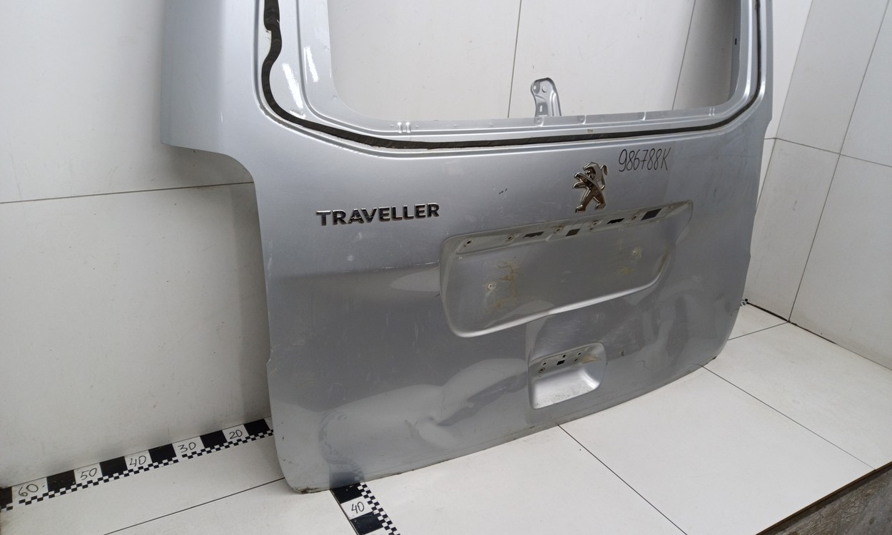 Крышка багажника Peugeot Traveller