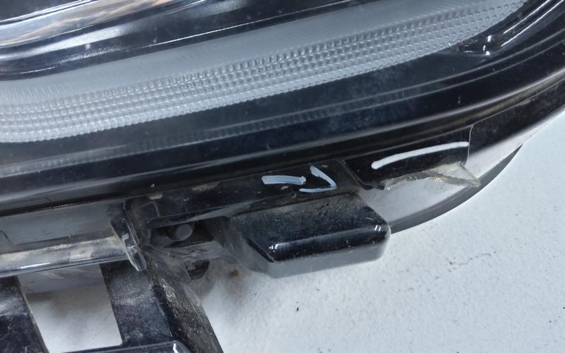 Фара передняя правая Geely Coolray LED