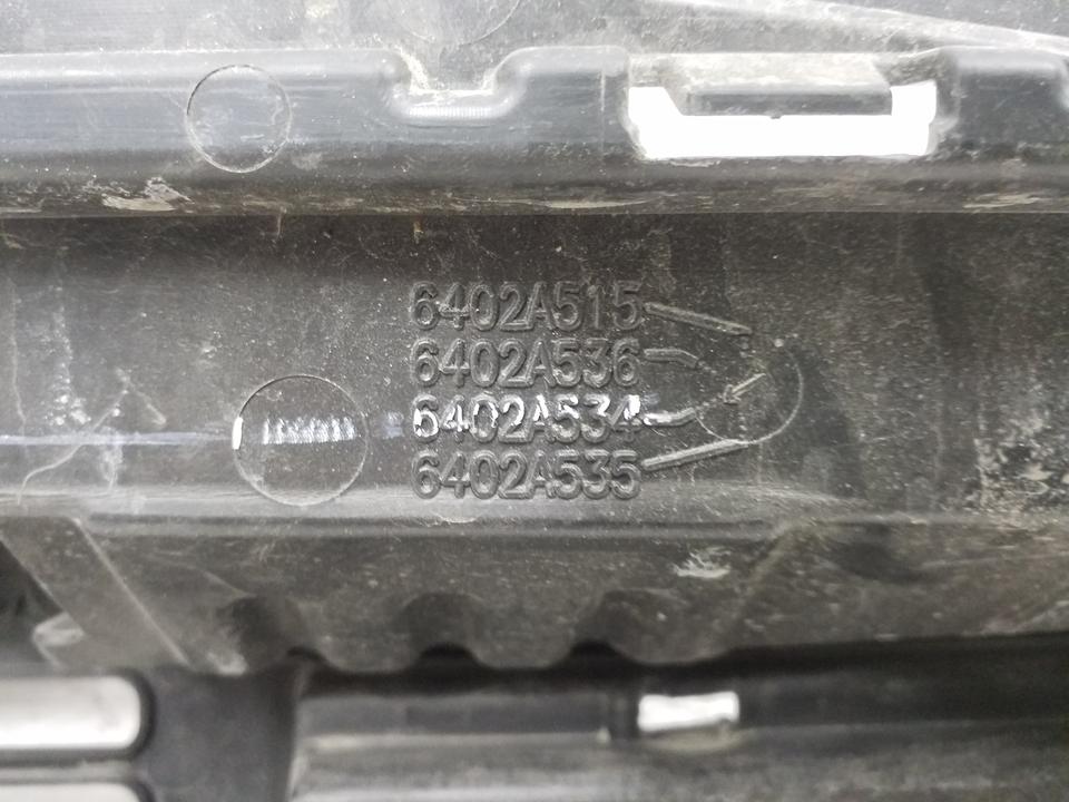 Решетка переднего бампера Mitsubishi L200 5 Restail