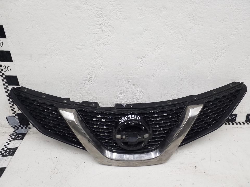 Решетка радиатора Nissan Qashqai 2