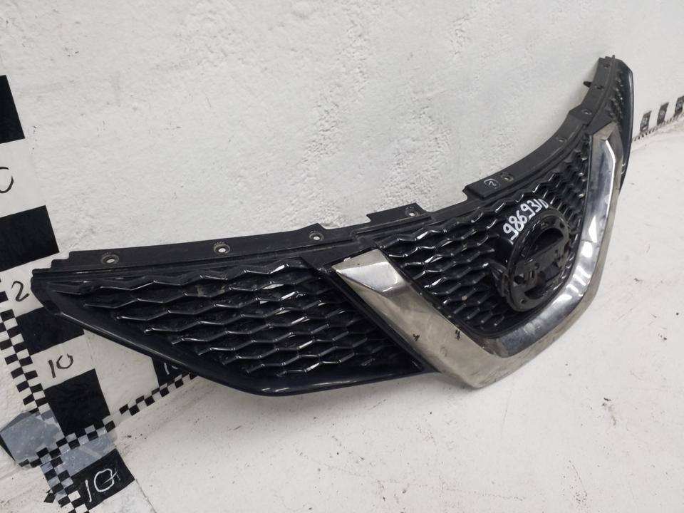 Решетка радиатора Nissan Qashqai 2