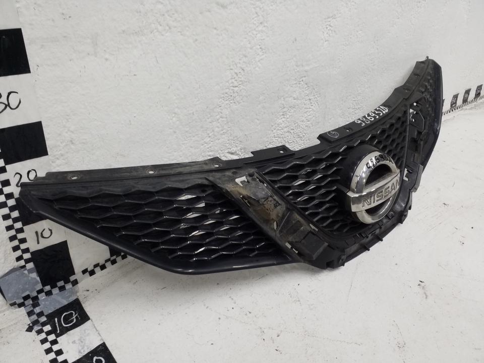 Решетка радиатора Nissan Qashqai 2