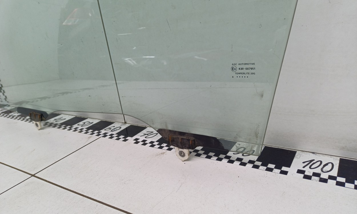 Стекло двери передней левой Mitsubishi Outlander 3