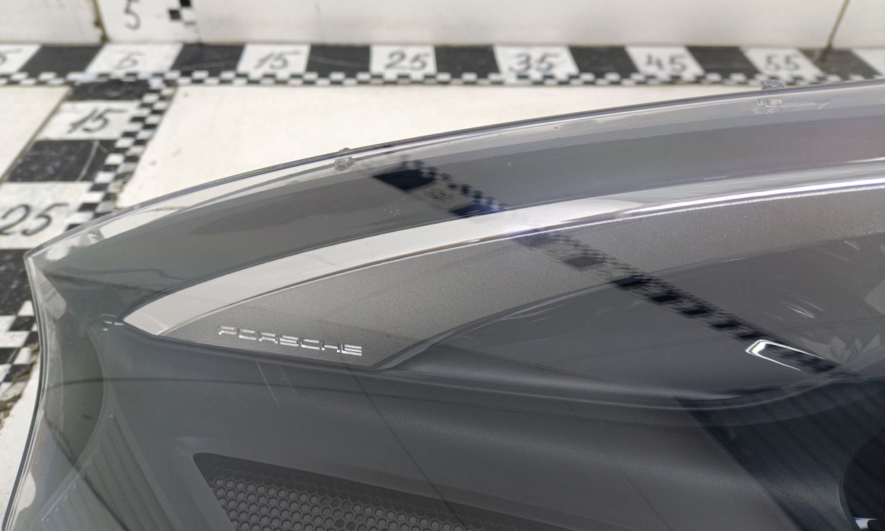 Фара передняя левая Porsche Macan Restail LED