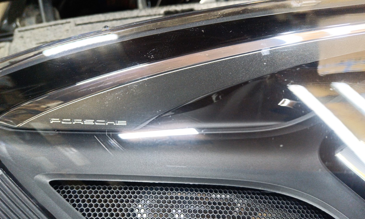 Фара передняя левая Porsche Macan Restail LED