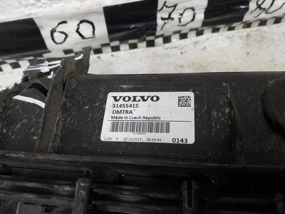 Жалюзи воздуховода радиатора Volvo XC40