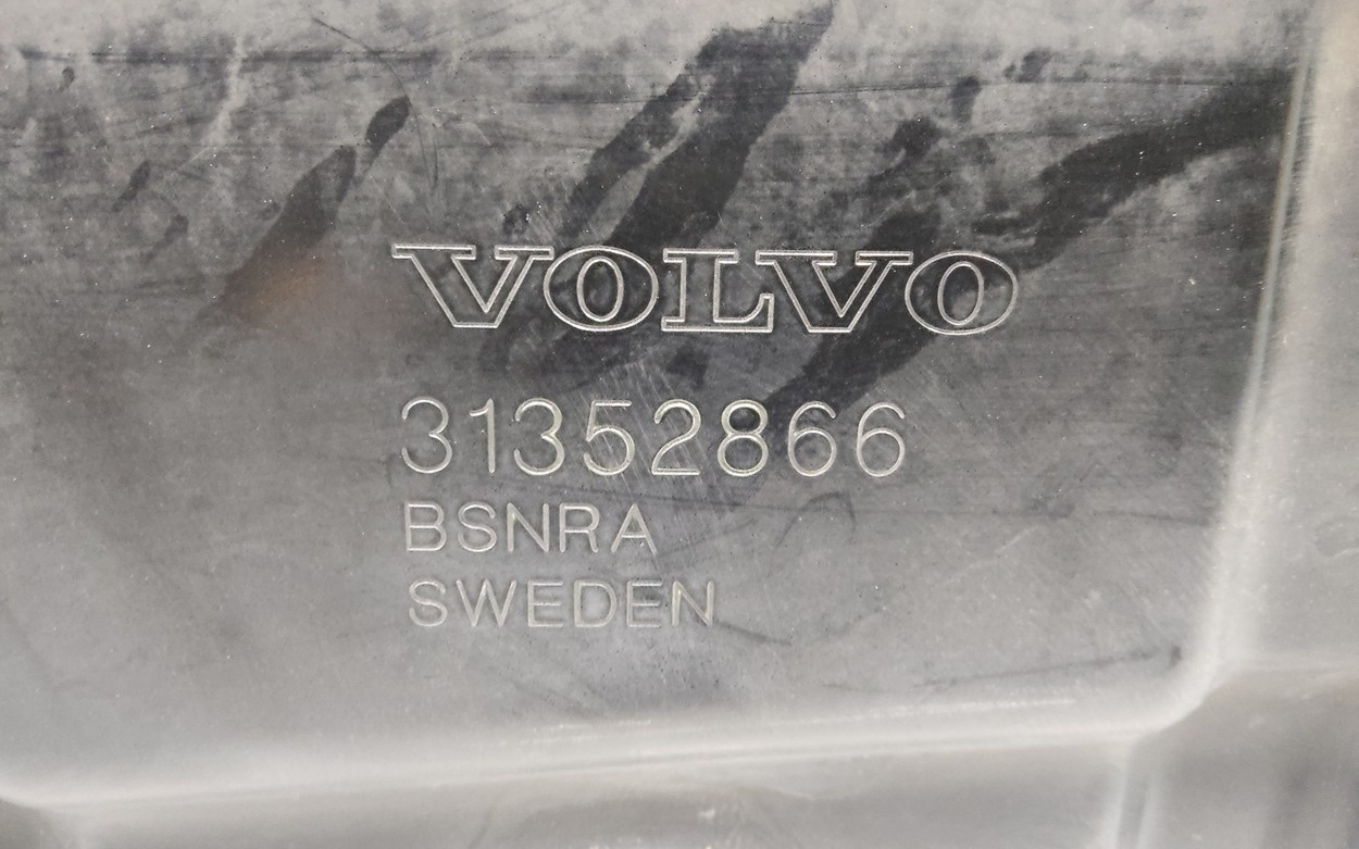 Капот Volvo XC90 2