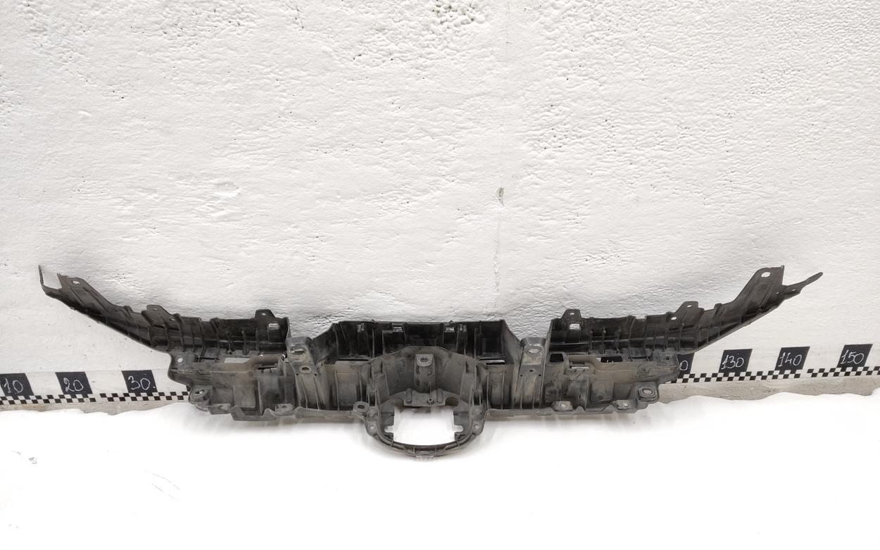 Кронштейн решетки радиатора Toyota RAV4 XA50