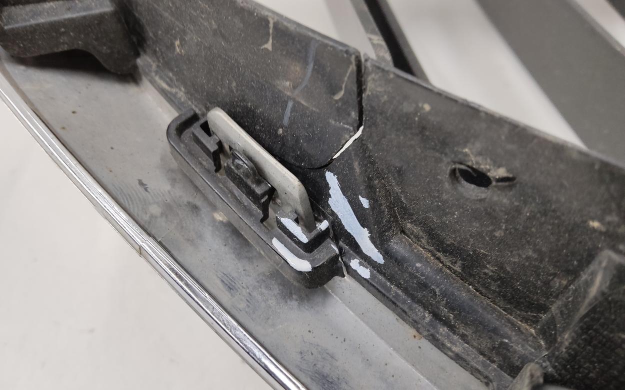 Решетка радиатора BMW X1 F48 Restail