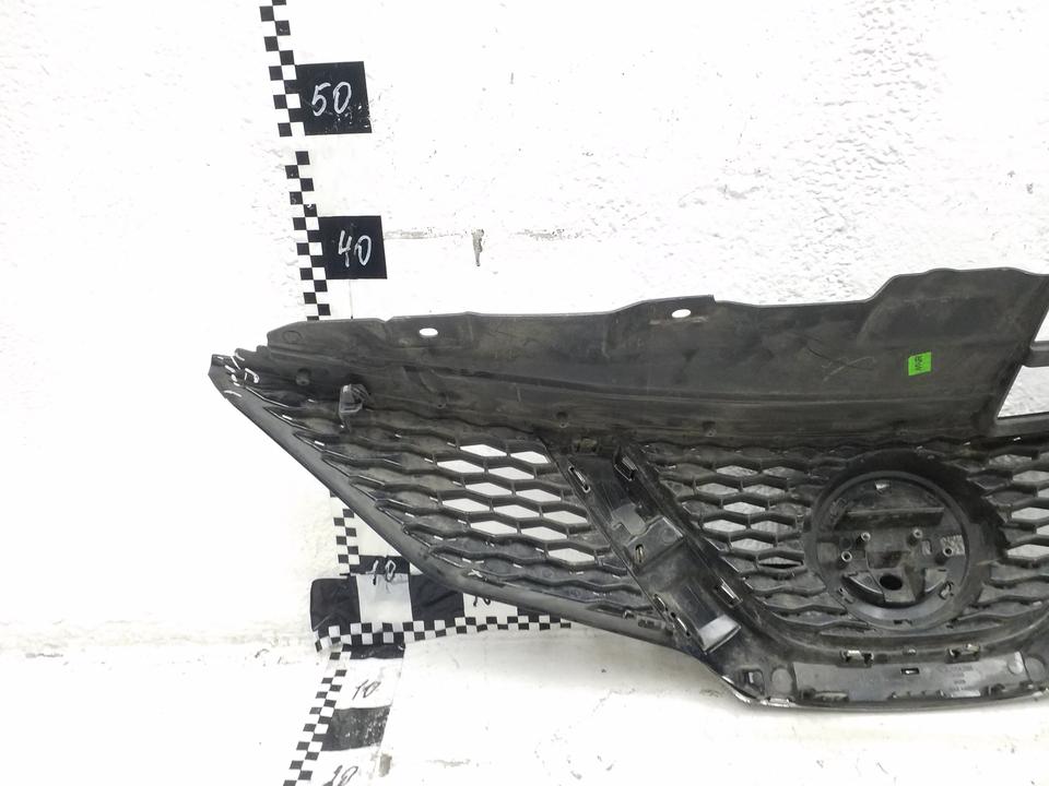 Решетка радиатора Nissan Qashqai 2