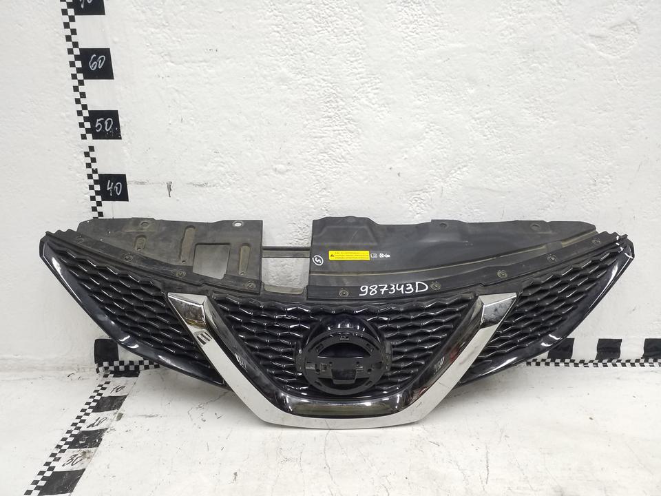 Решетка радиатора Nissan Qashqai 2