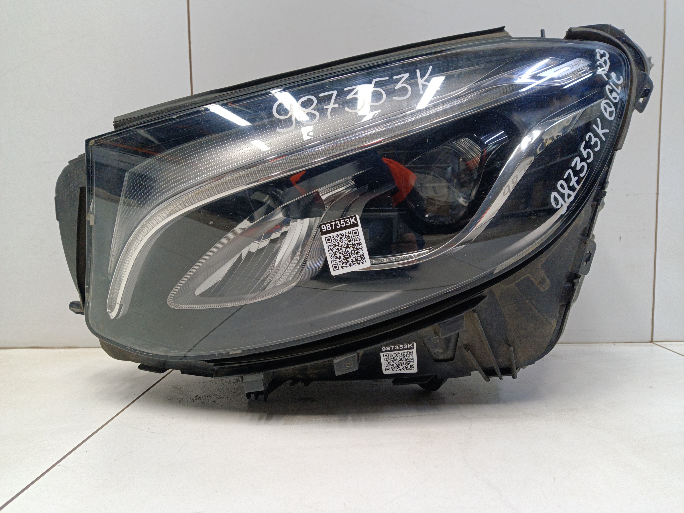 Фара передняя левая Mercedes Benz GLC-klasse X253 LED ДХО