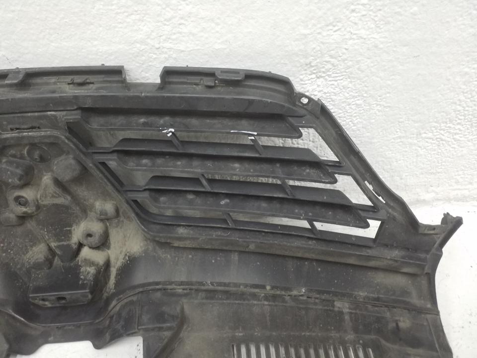 Решетка радиатора Renault Logan 2 Restail