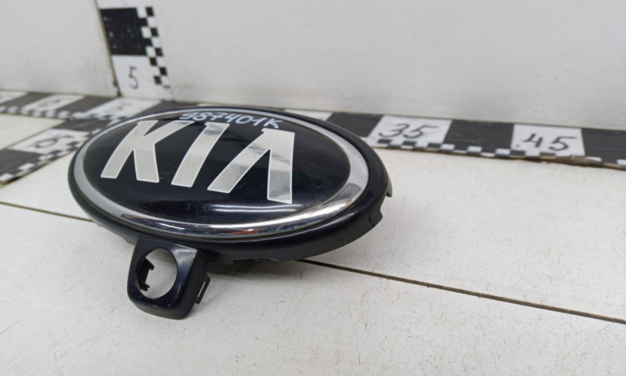 Эмблема решётки радиатора под камеру Kia Sorento 3 Restail