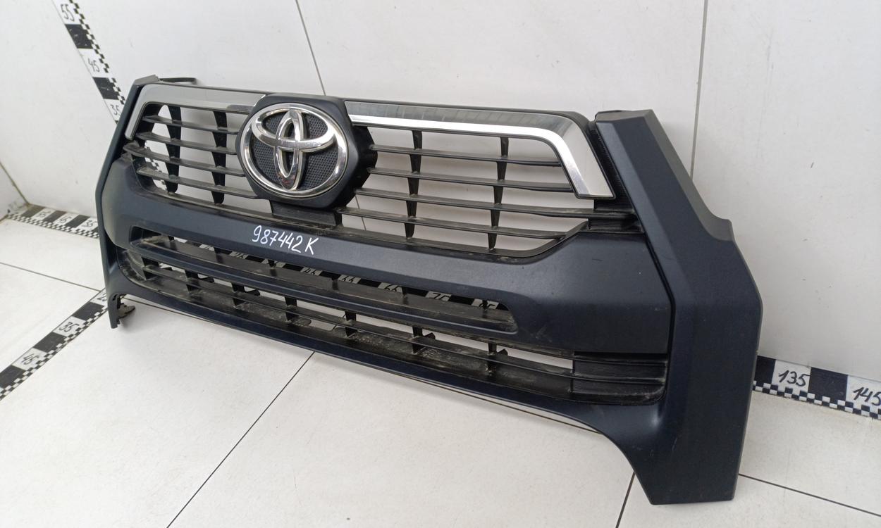 Решетка радиатора Toyota Hilux 8 Restail