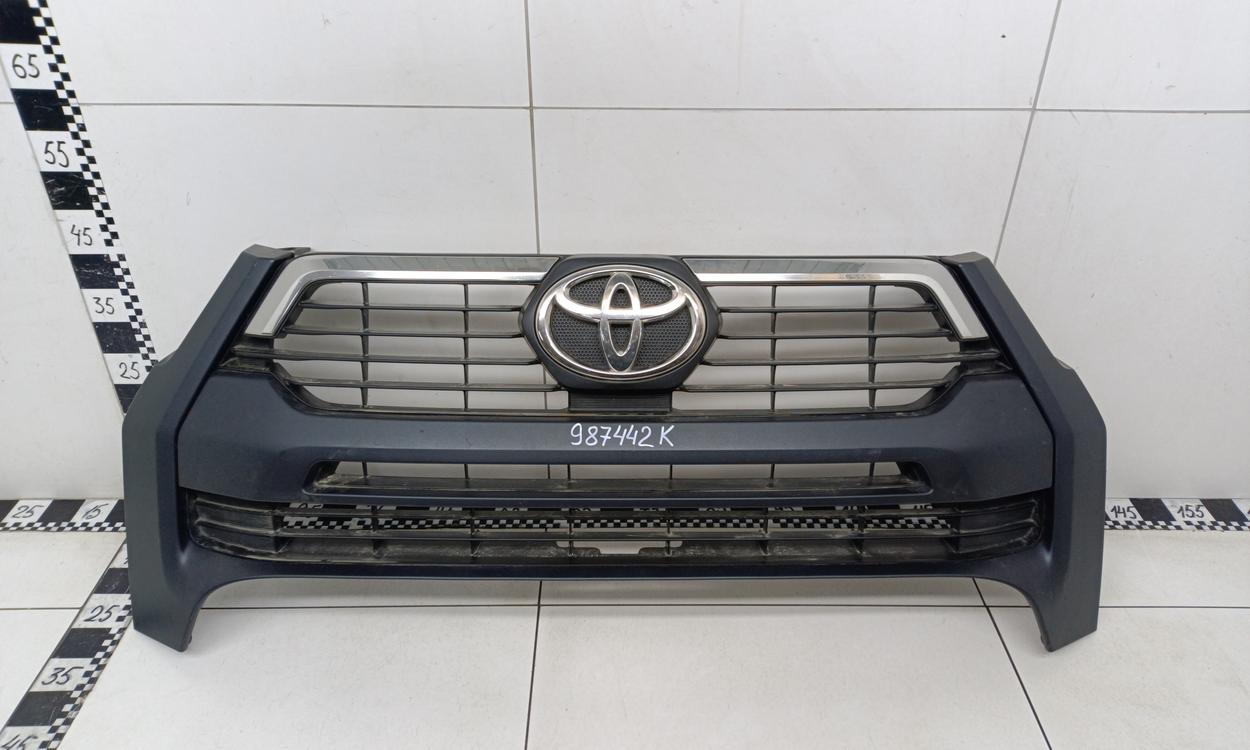 Решетка радиатора Toyota Hilux 8 Restail