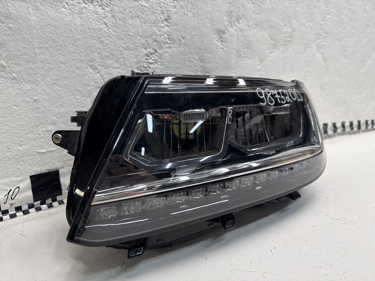 Фара передняя левая Volkswagen Tiguan 2 LED