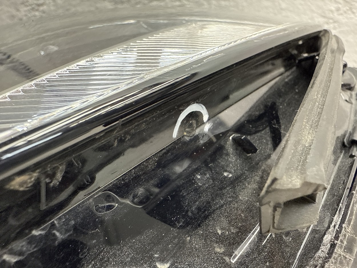 Фара передняя левая Volkswagen Tiguan 2 LED