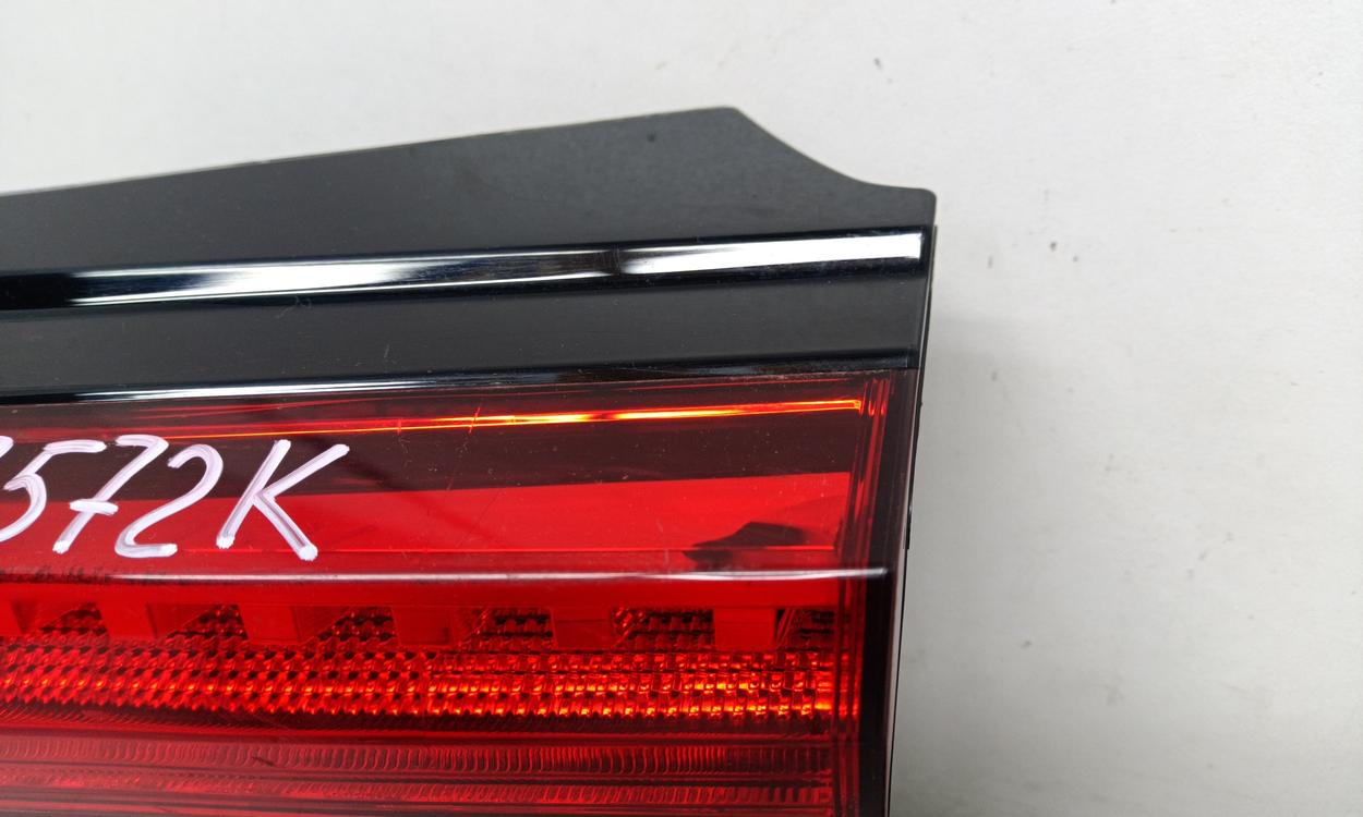 Фонарь задний правый внутренний Toyota RAV4 XA50 под лампу