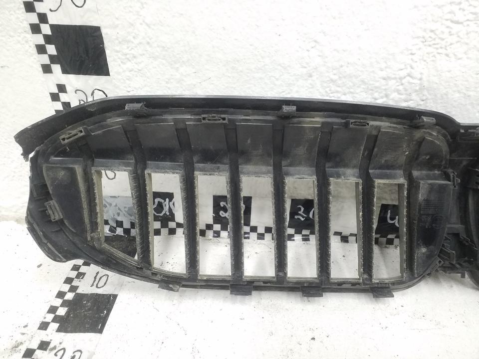 Решётка радиатора BMW 3er G20 черная без камеры