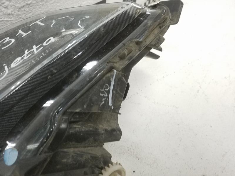 Фара ПТФ передняя левая Volkswagen Jetta 6 Restail
