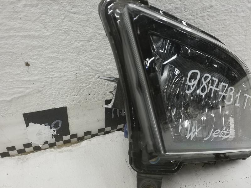 Фара ПТФ передняя левая Volkswagen Jetta 6 Restail