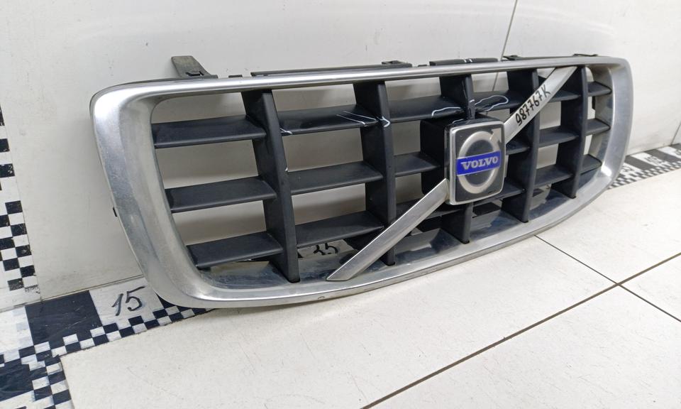 Решетка радиатора Volvo XC70 2