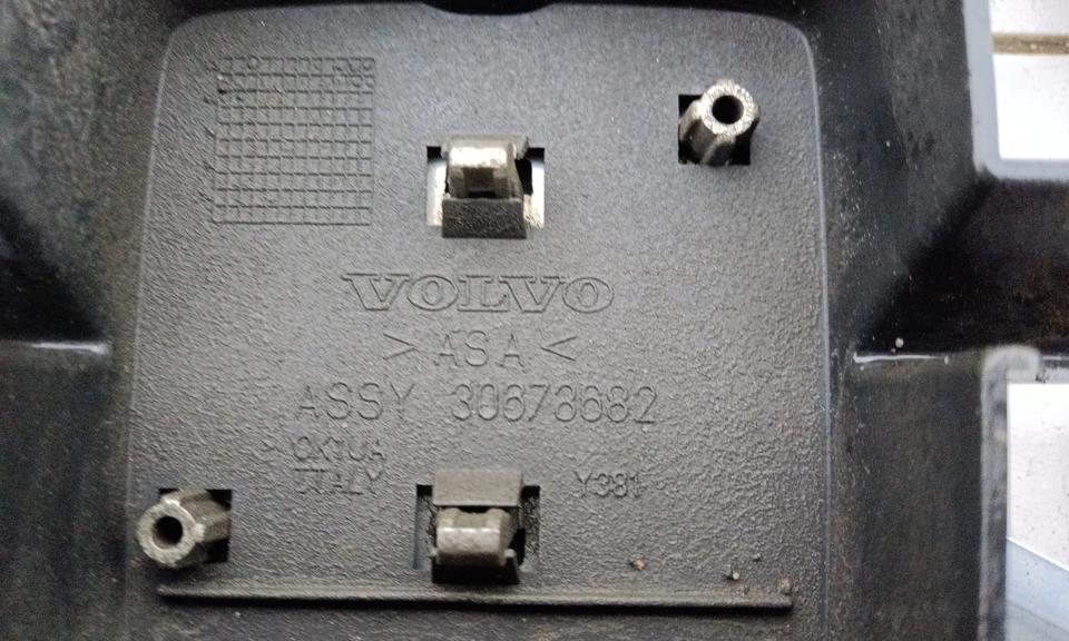 Решетка радиатора Volvo XC70 2