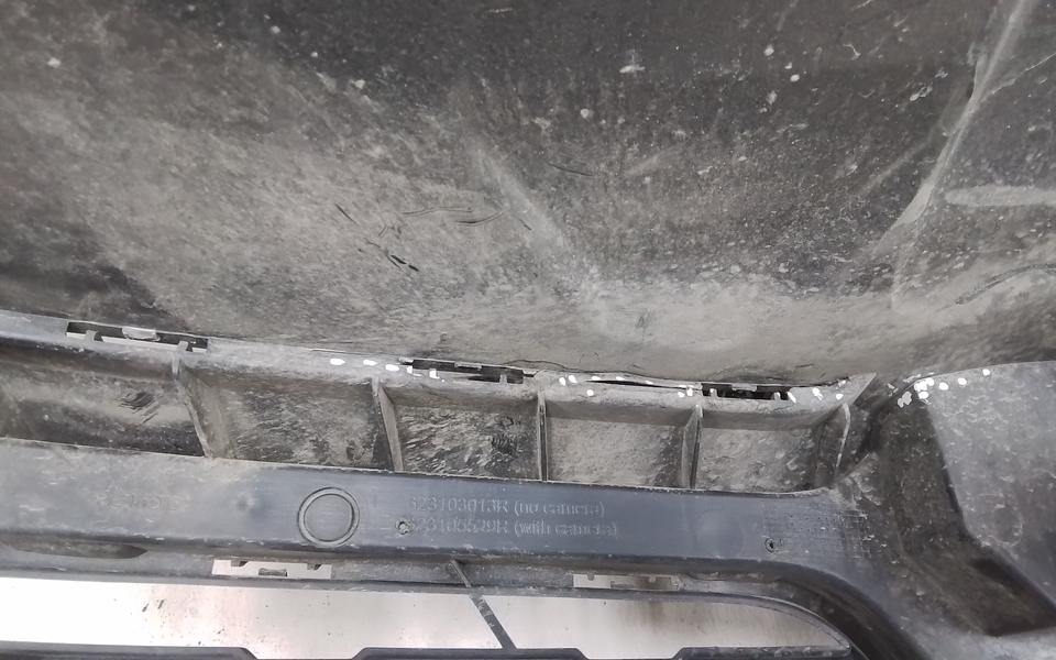 Решетка радиатора Renault Arkana без камеры