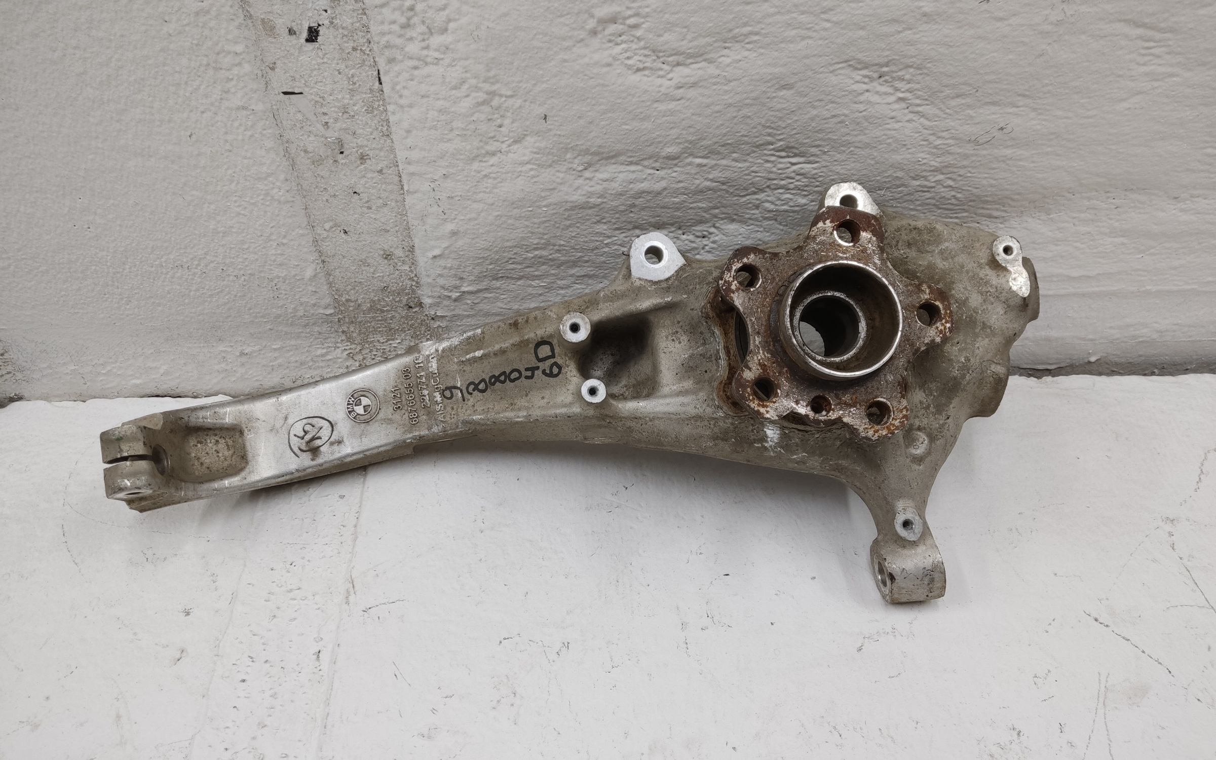 Кулак поворотный передний левый BMW X5 G05