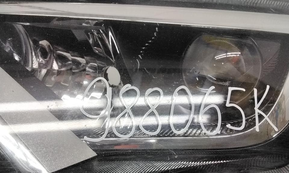 Фара передняя левая Toyota RAV4 CA40 Restail LED