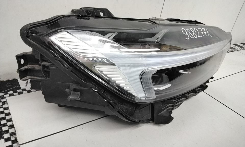 Фара передняя правая Volvo XC60 2 LED