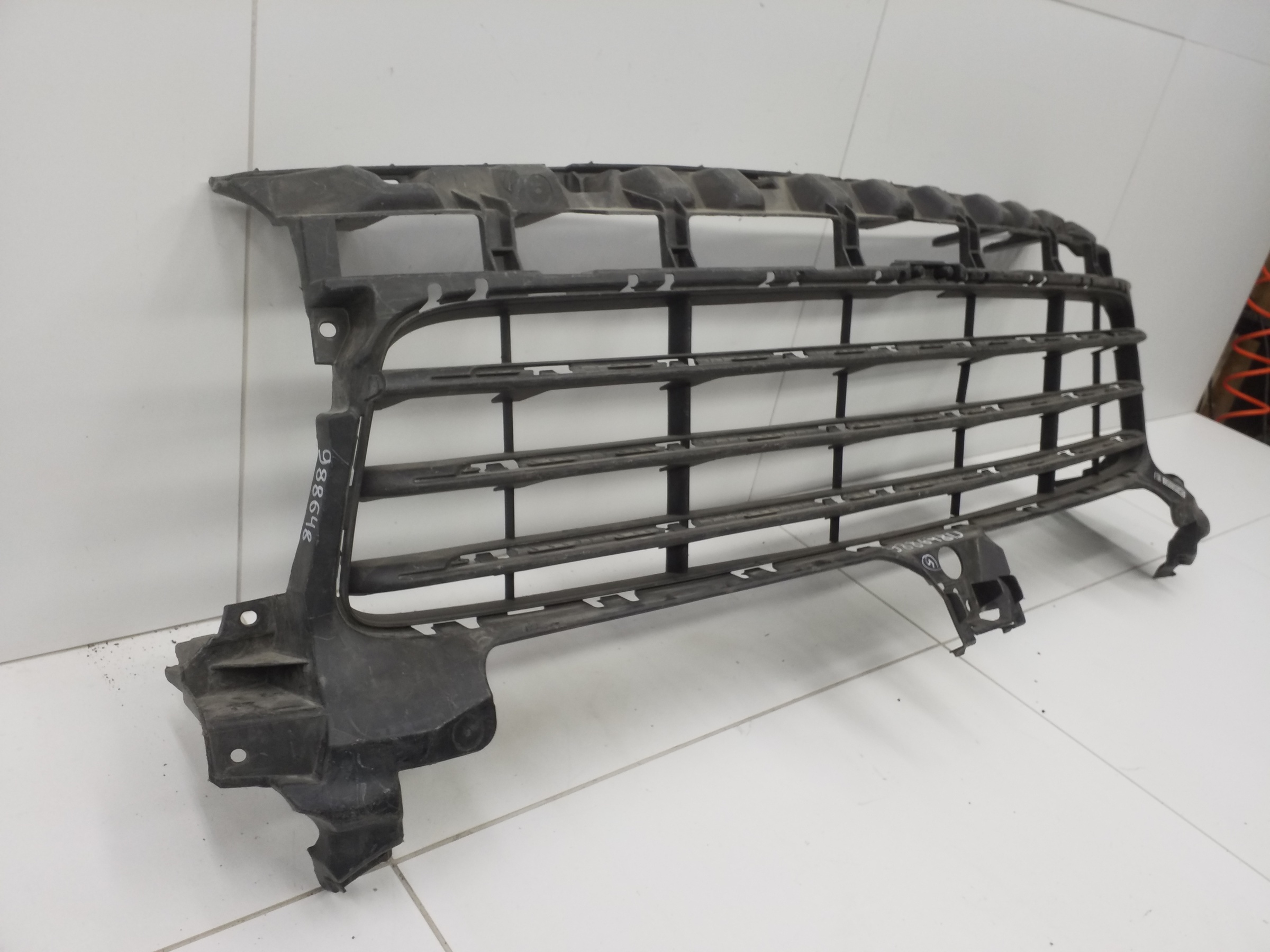 Решётка переднего бампера центральная Porsche Cayenne 3