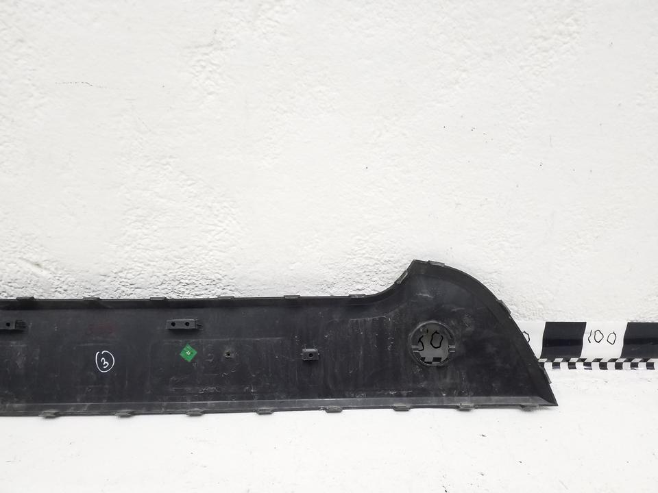 Накладка решетки переднего бампера Kia Picanto 3