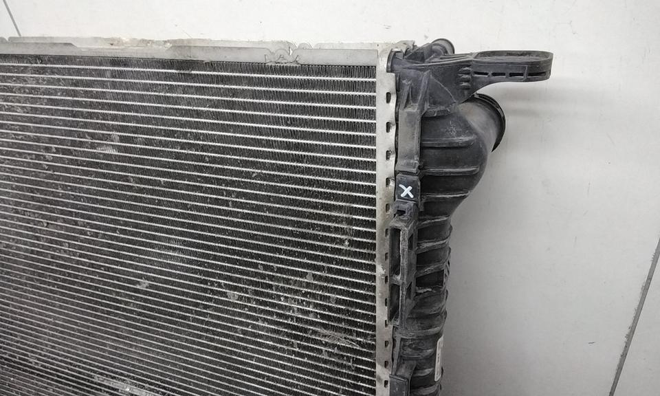 Радиатор охлаждения двигателя Audi A4 B8