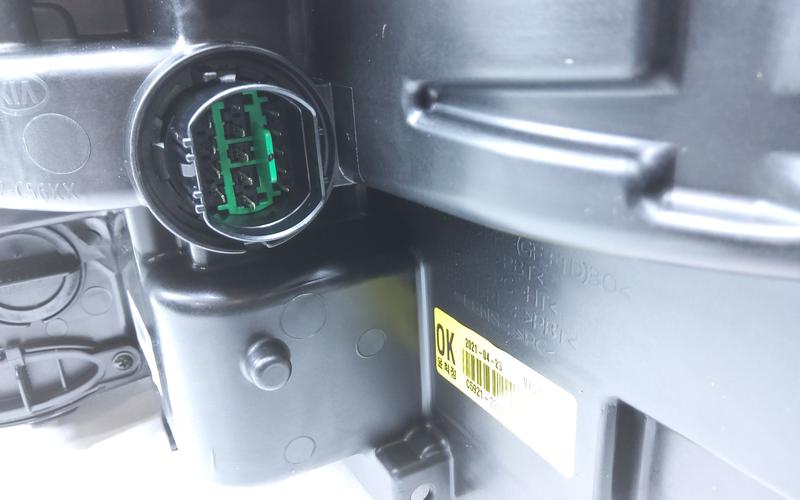 Фара передняя правая Kia Sorento 3 Restail LED