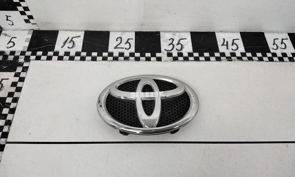 Эмблема решетки радиатора Toyota RAV4 XA50