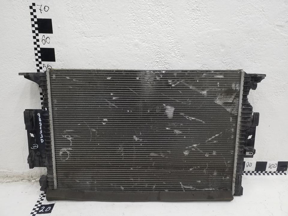 Радиатор охлаждения двигателя  Ford Kuga 2