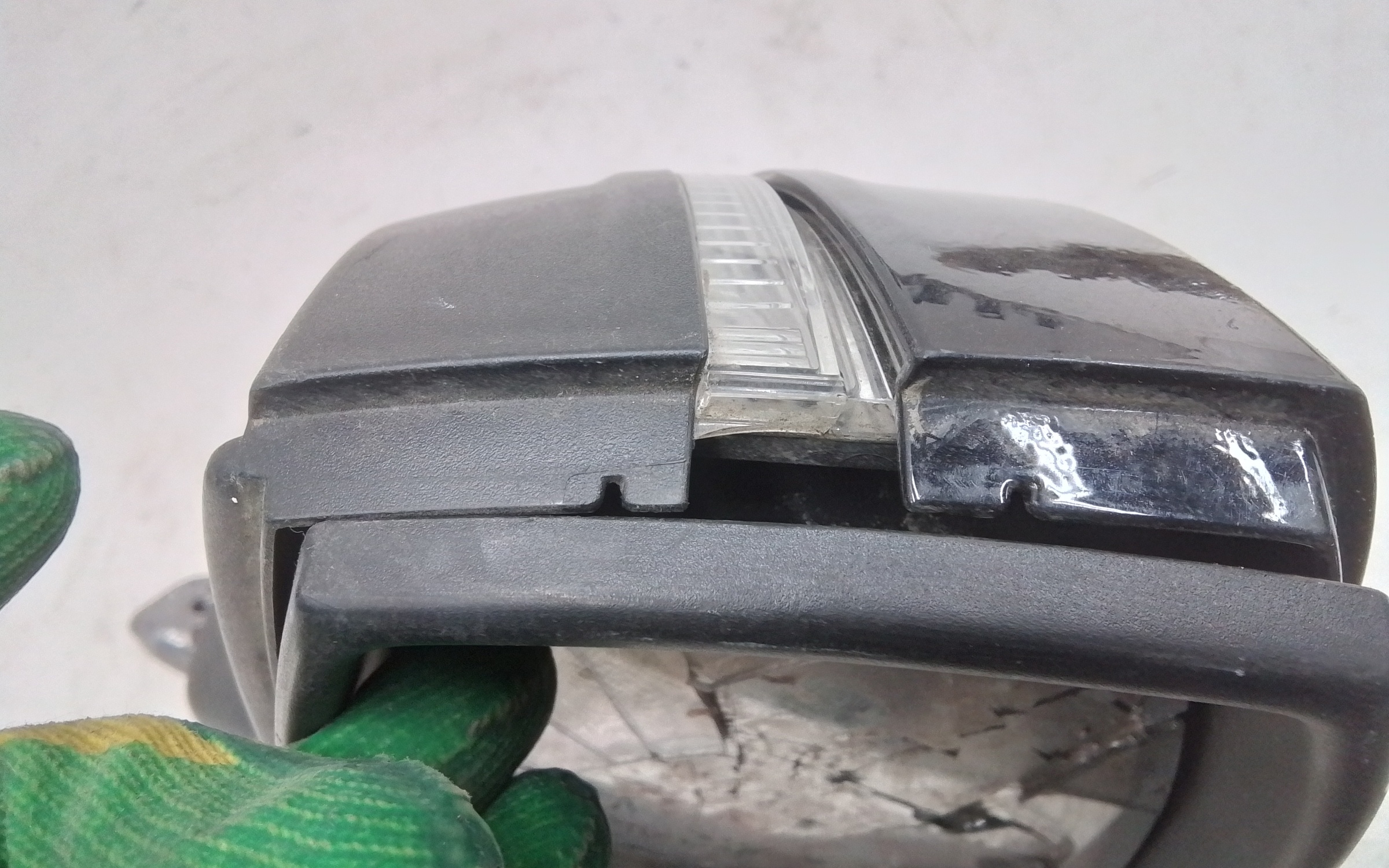 Зеркало левое Volkswagen Touareg 3 17+1 контактов