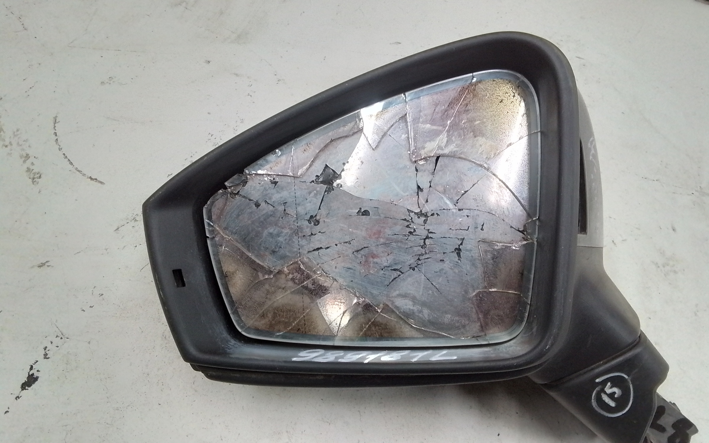 Зеркало левое Volkswagen Touareg 3 17+1 контактов