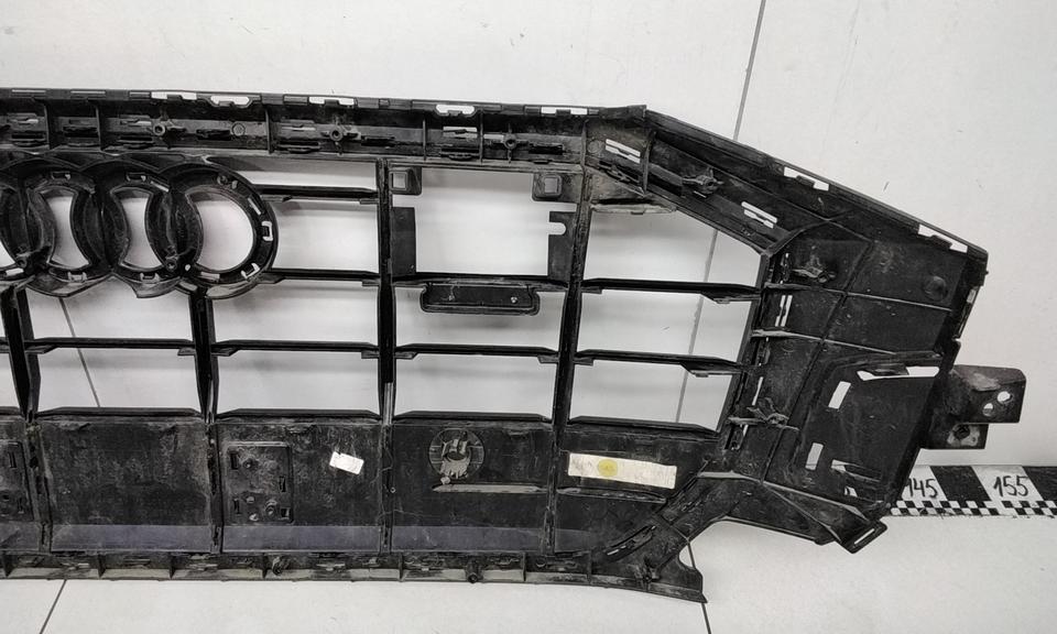 Решётка радиатора под радары Audi Q8