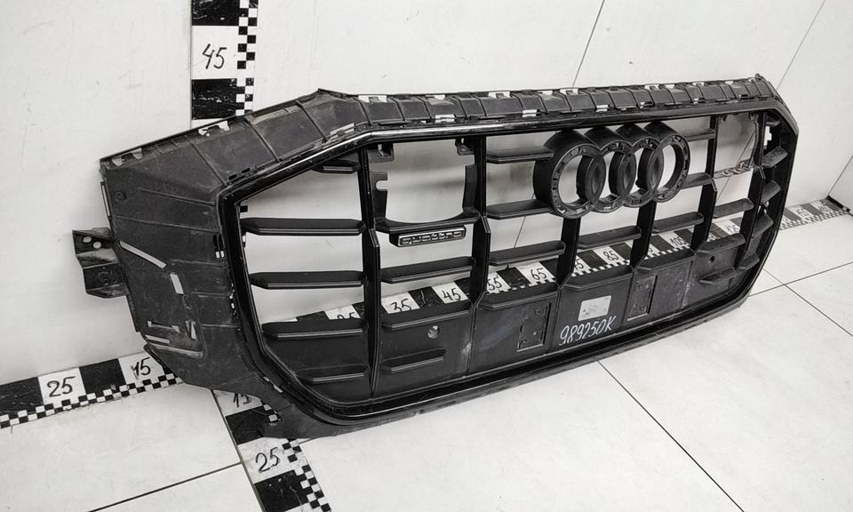Решётка радиатора под радары Audi Q8