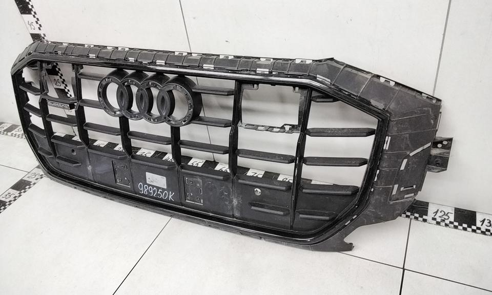Решётка радиатора под радары Audi Q8