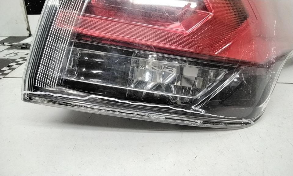 Фонарь задний правый наружный Toyota RAV4 CA40 Restail