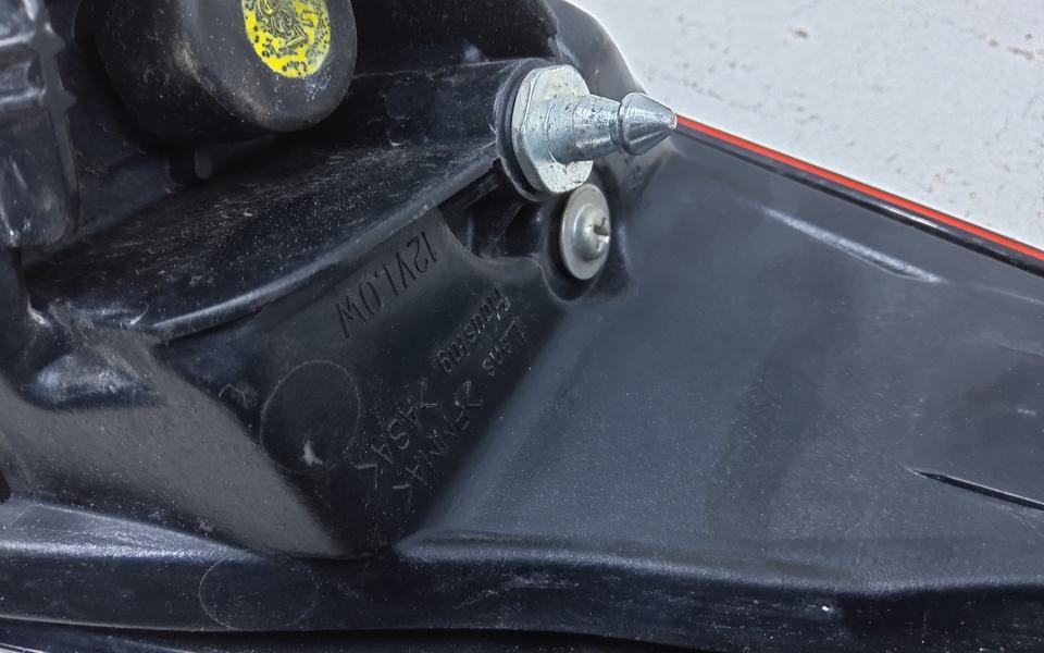 Фонарь задний левый наружный Lexus RX 4 Restail LED