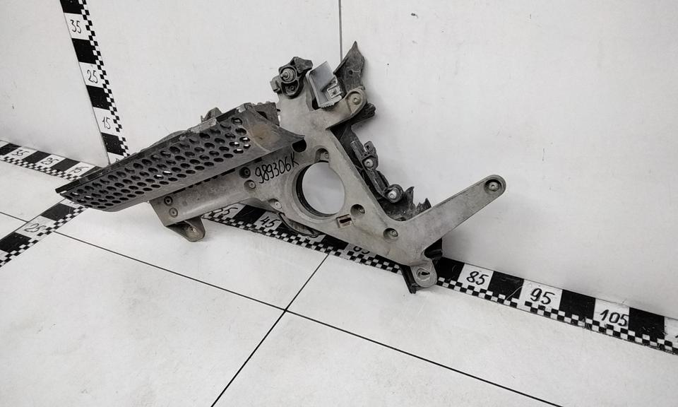 Кронштейн переднего бампера левый Mercedes Benz Actros 4