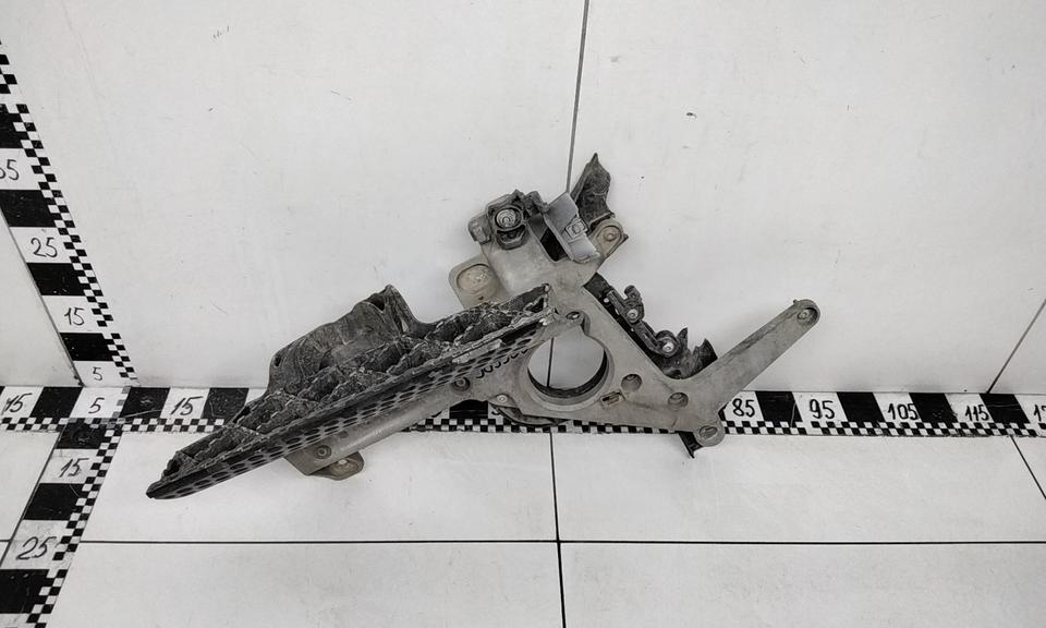 Кронштейн переднего бампера левый Mercedes Benz Actros 4