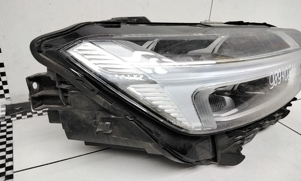 Фара передняя правая Volvo XC60 2 Full LED