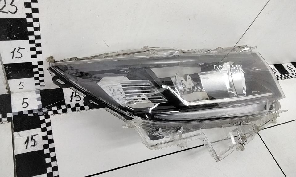 Стекло фары передней правой Toyota Land Cruiser Prado 150 Restail 2