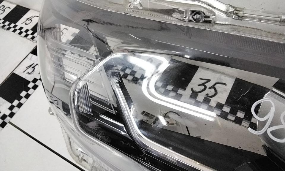 Стекло фары передней правой Toyota Land Cruiser Prado 150 Restail 2